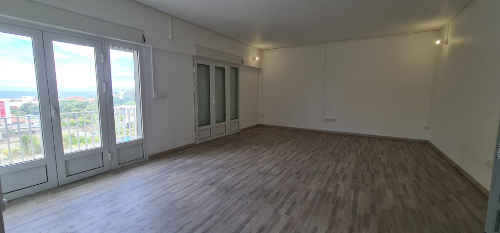 Saint-Pierre – centre-vile : appartement T4 de +150 m2 – 4 pièces – 3 chambres – 6  – 150 m²