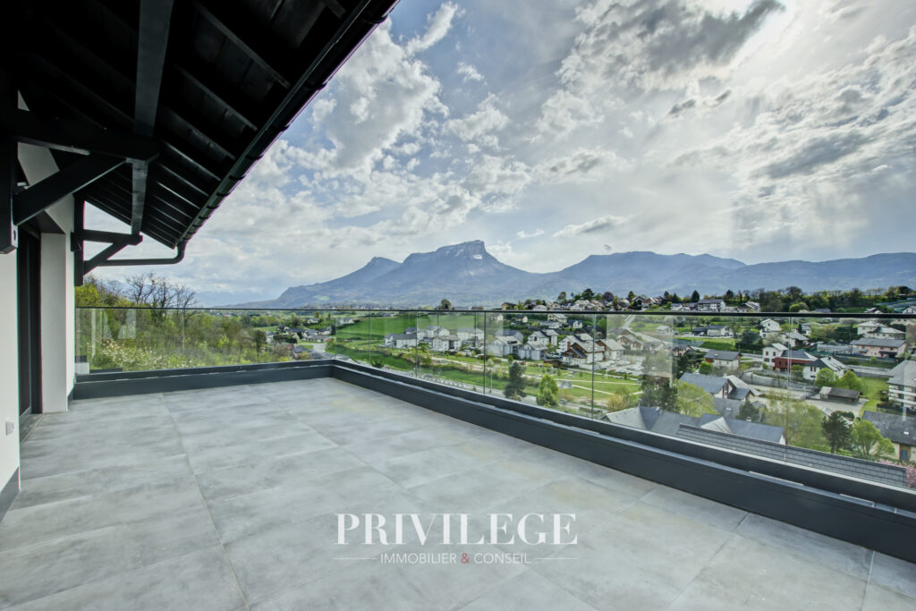 Maison contemporaine 231m2 – vue sur le Mont Granier – 5 pièces – 4 chambres – 8  – 231 m²