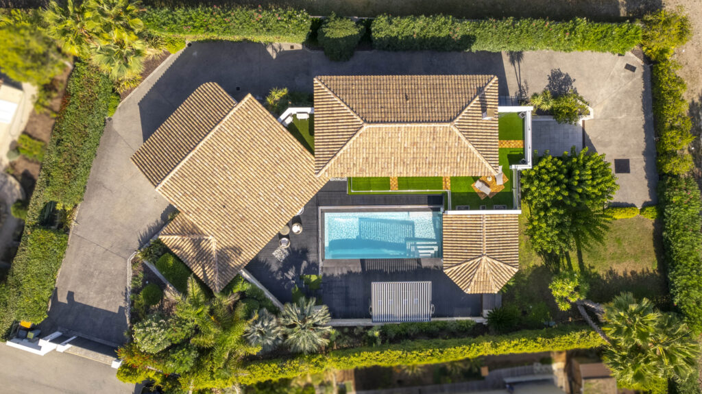 Superbe villa contemporaine aux prestations haut de gamme – 8 pièces – 4 chambres – 4  – 245 m²