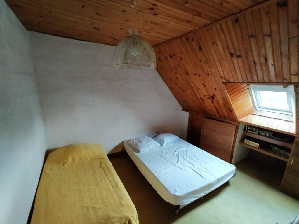 MAISON DE CONSTRUCTION TRADITIONNELLE EDIFIEE SUR UN TERRAIN – 5 pièces – 3 chambres – 6  – 77.31 m²