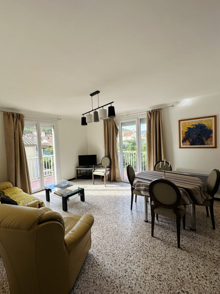 Maison 4 faces – Arles sur Tech – 8 pièces – 6 chambres – 6  – 170 m²