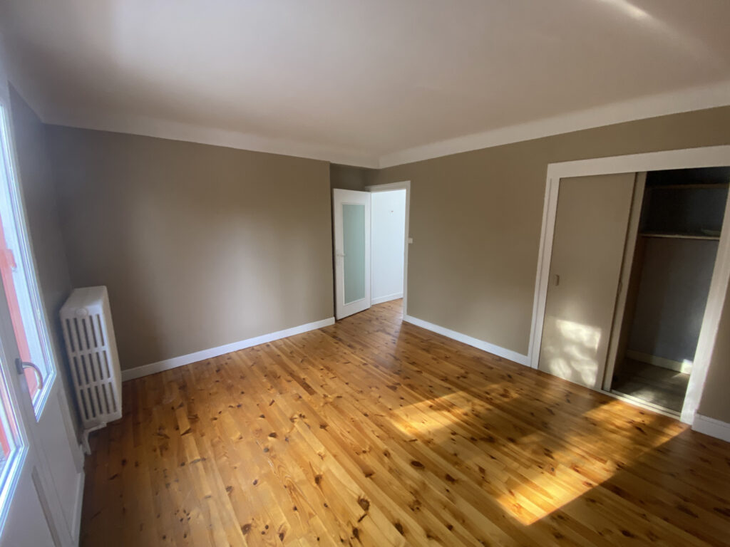 Maison +appartement  – 7 pièces – 4 chambres – 6  – 148 m²