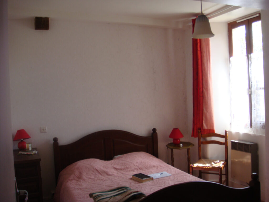  MAISON DE CHARME – 6 pièces – 4 chambres – 2  – 130 m²