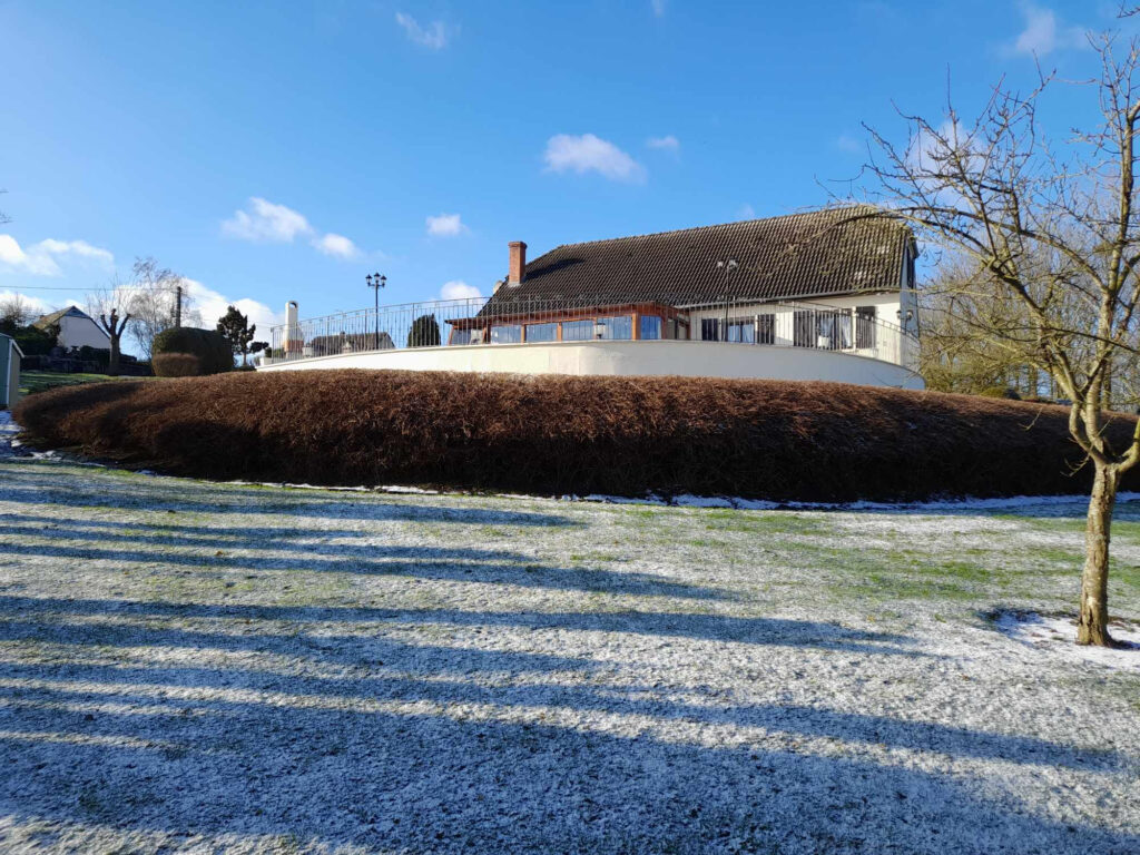 Un bijou (semi-plain-pied) sur 46 ares – 9 pièces – 6 chambres – 6  – 200 m²