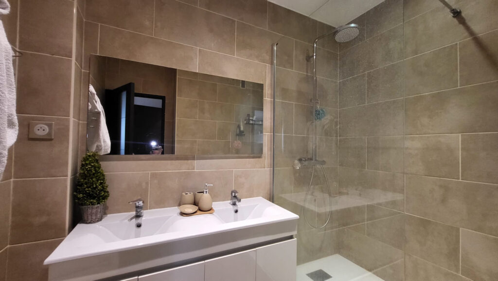 Pouillon Appartement 3 pièces 83M2 au pied du Vieux-Port – 3 pièces – 2 chambres – 6  – 83 m²