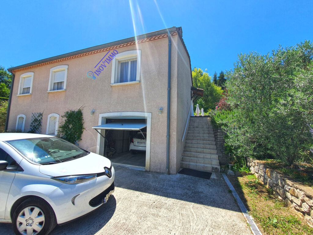 Belle Villa T6 sur terrain de 914m2 – 6 pièces – 4 chambres – 6  – 114 m²