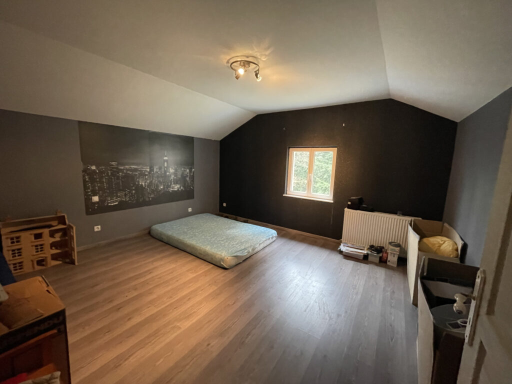 Maison individuelle accompagnée d’un logement indépendant et – 8 pièces – 4 chambres – 4  – 166 m²