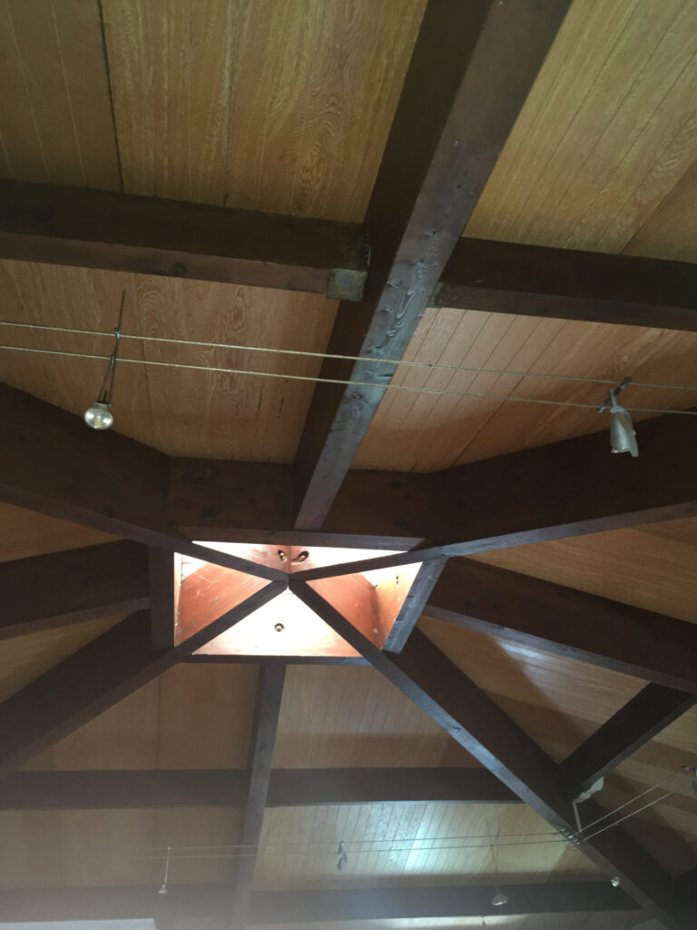 BELLE MAISON SUR LES HAUTEURS DE MAURS  – 6 pièces – 4 chambres – 6  – 252 m²