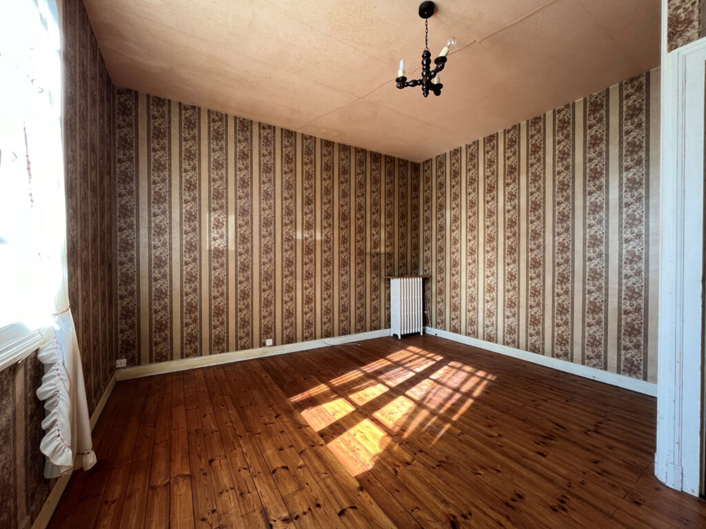 Maison 5 pièces de 135 m2 proche port et commerces – 5 pièces – 4 chambres – 6  – 135 m²