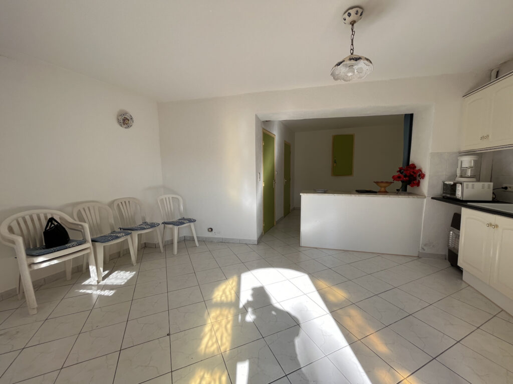 Amelie les Bains/ Palalda – 4 pièces – 2 chambres – 6  – 94 m²
