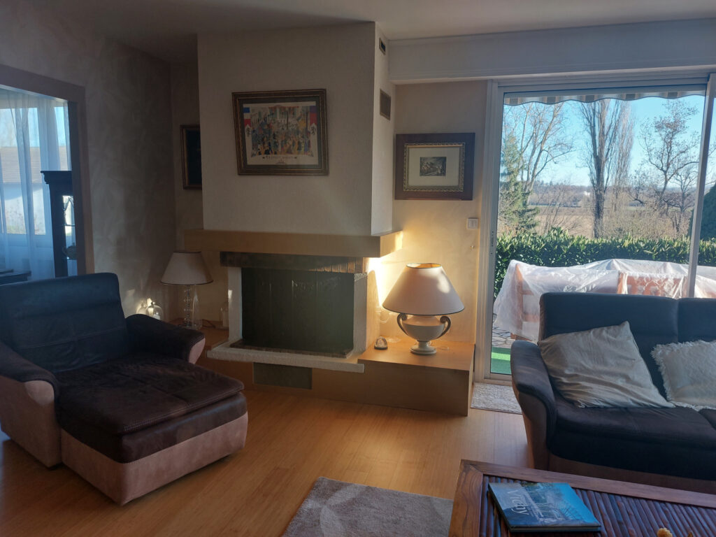 Quartier résidentiel sortie Vichy – 8 pièces – 4 chambres – 6  – 200 m²