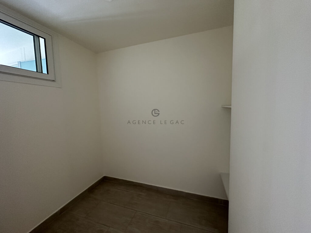 APPARTEMENT T2 TRAVERSANT CENTRE-VILLE CALME 2 TERRASSES – 2 pièces – 1 chambre – 4  – 40 m²