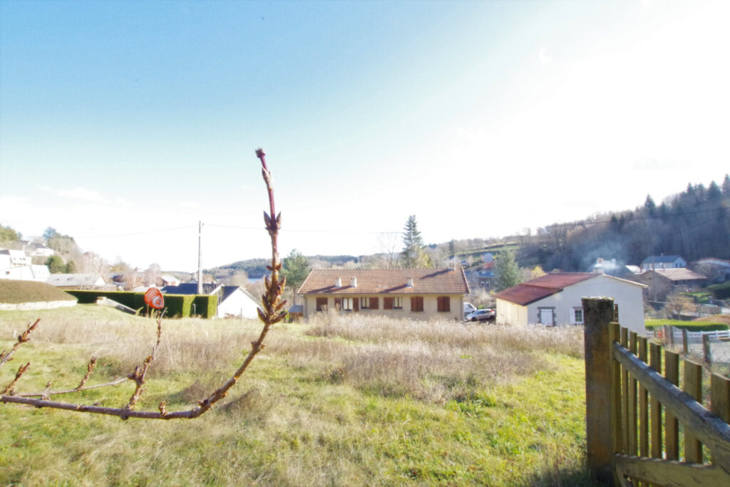  Terrain libre de constructeur – NR pièces – NR chambres – NR  – 768 m²