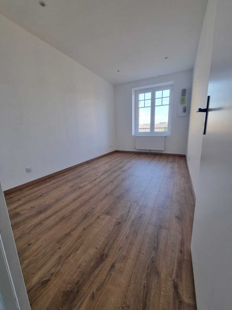 maison centre ville avec petit extérieur – 4 pièces – 2 chambres – 6  – 76 m²