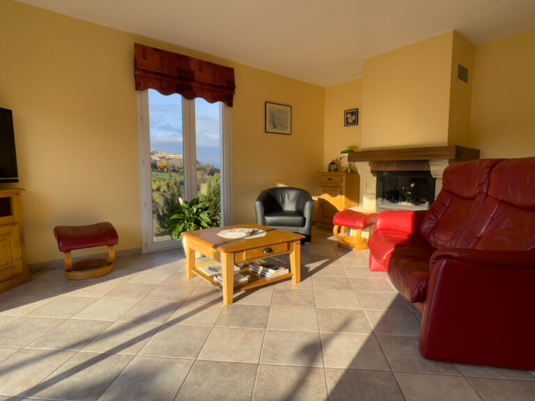 Superbe maison de 117m2 habitables sur 1532m2 de terrain – 5 pièces – NR chambres – 117 m²