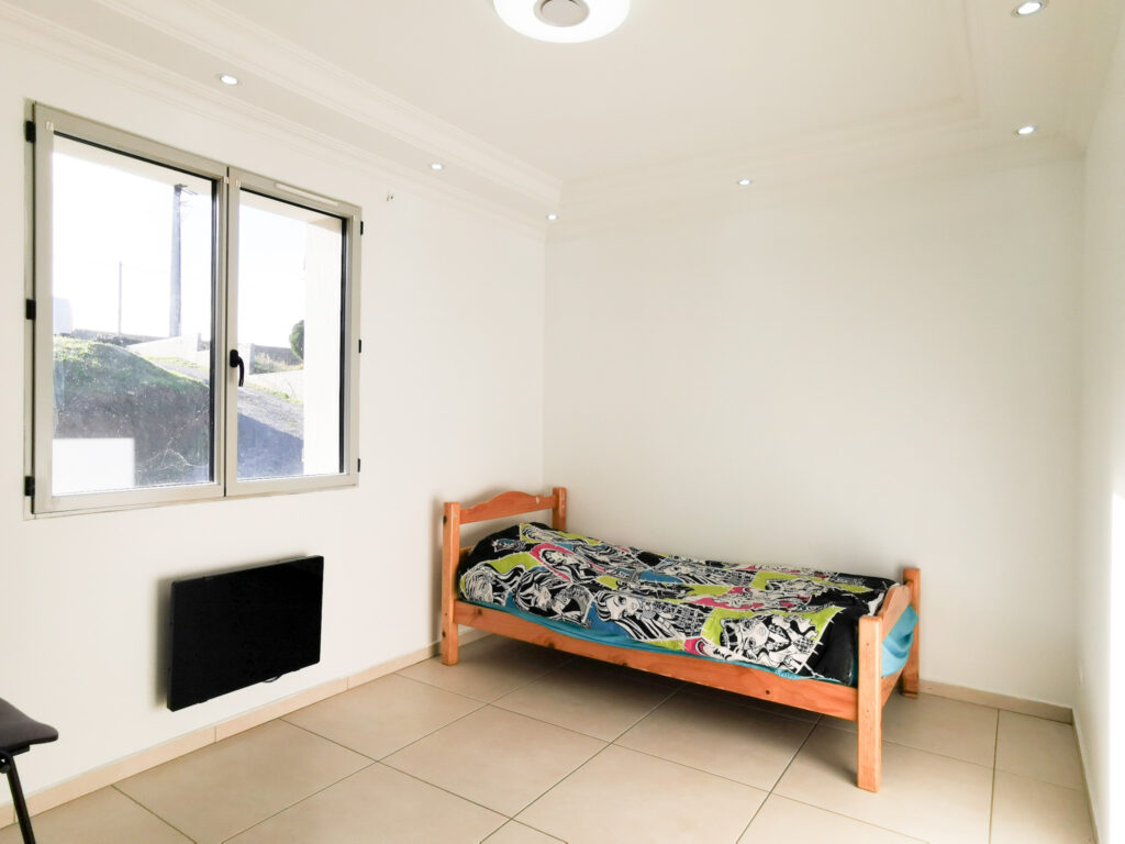 Maison individuelle de 138m2 habitables sur 2204m2 de terrai – 6 pièces – 4 chambres – NR  – 138 m²