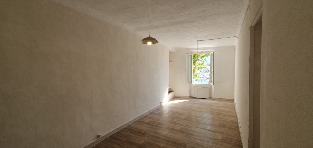 RARE studio La Ciotat vue directe Vieux Port – 1 pièce – NR chambres – 6  – 30.03 m²