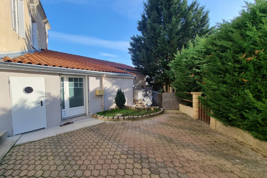 Maison à vendre à Saint-genest-lerpt