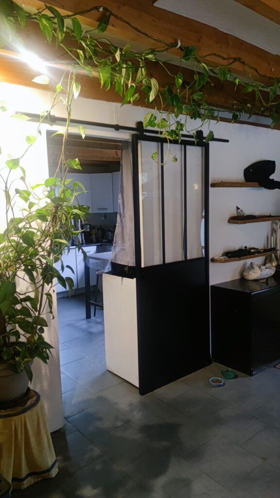 MAISON CAMPAGNARDE ET SON LOCAL COMMERCIAL…INDEPENDANT. – 6 pièces – 4 chambres – 6  – 135 m²