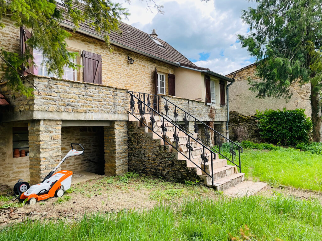 Magnifique Corps de Ferme du 18ème siècle – 5 pièces – 2 chambres – 2  – 77 m²