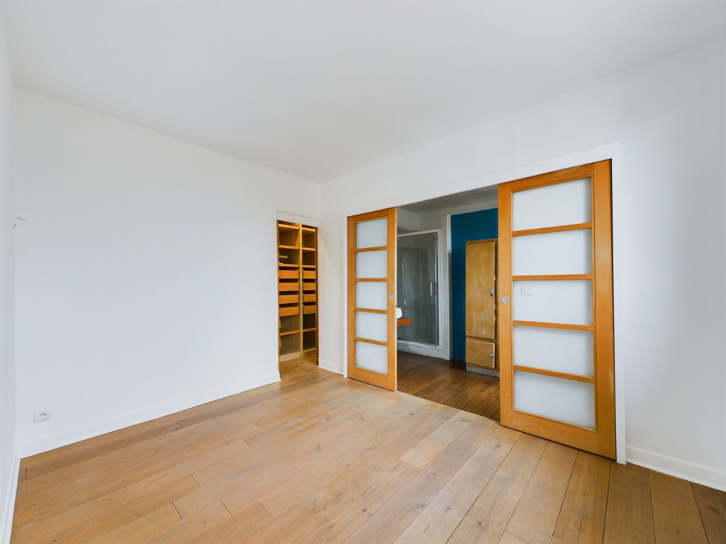 Appartement 5 pièces avec terrasse  – 5 pièces – 3 chambres – 6  – 135 m²