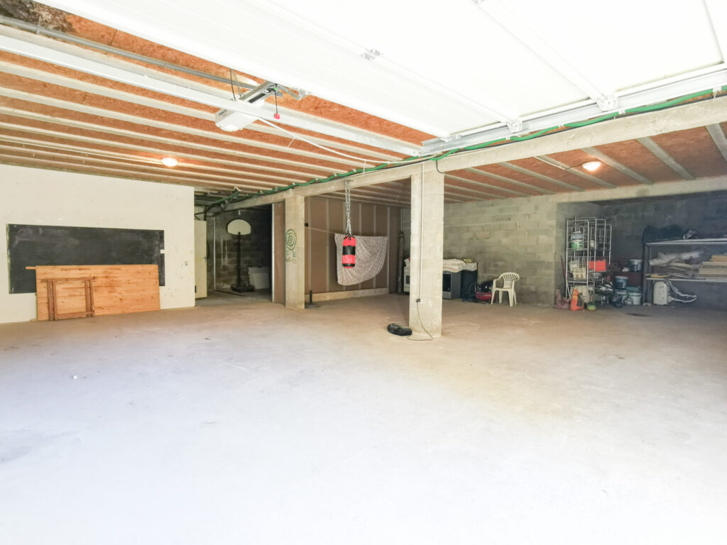 Maison individuelle de 138m2 habitables sur 2204m2 de terrai – 6 pièces – 4 chambres – NR  – 138 m²