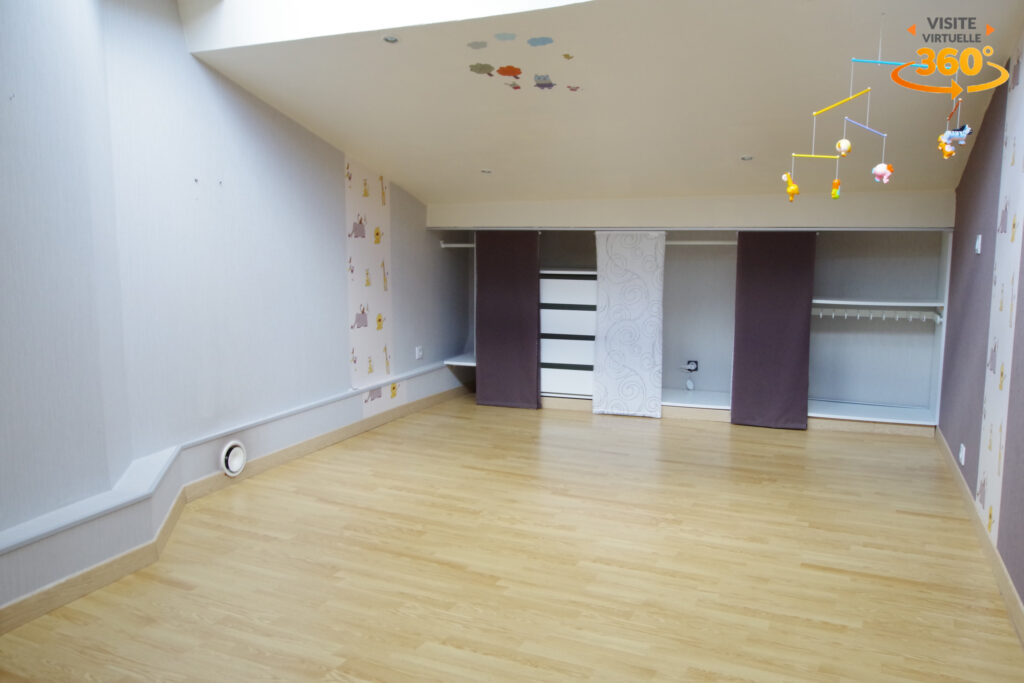 Maison de bourg de 120m2 habitables – 6 pièces – 4 chambres – NR  – 120 m²