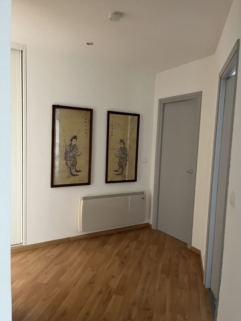 APPARTEMENT F4 + TERRASSE et PARKINGS – 4 pièces – 3 chambres – 8  – 108 m²