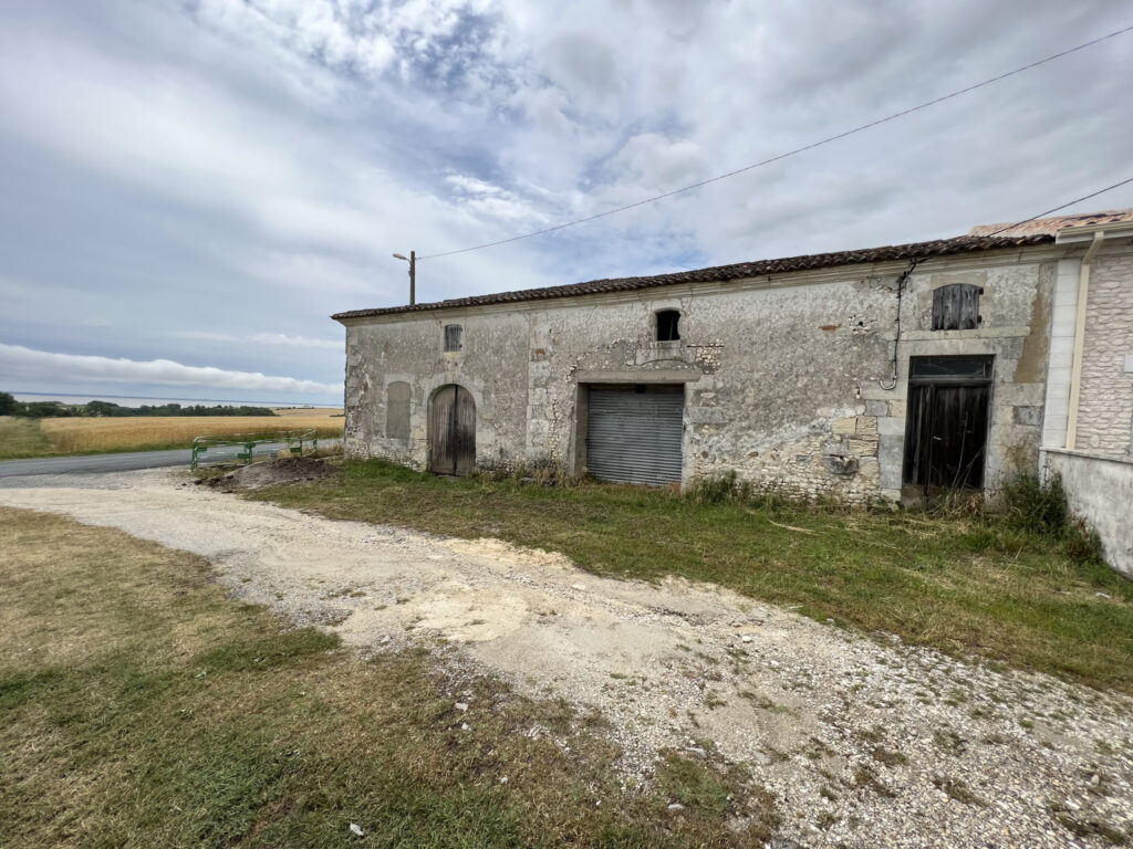 Chai, proche Meschers 220 m2 – 4 pièces – 1 chambre – 2  – 220 m²