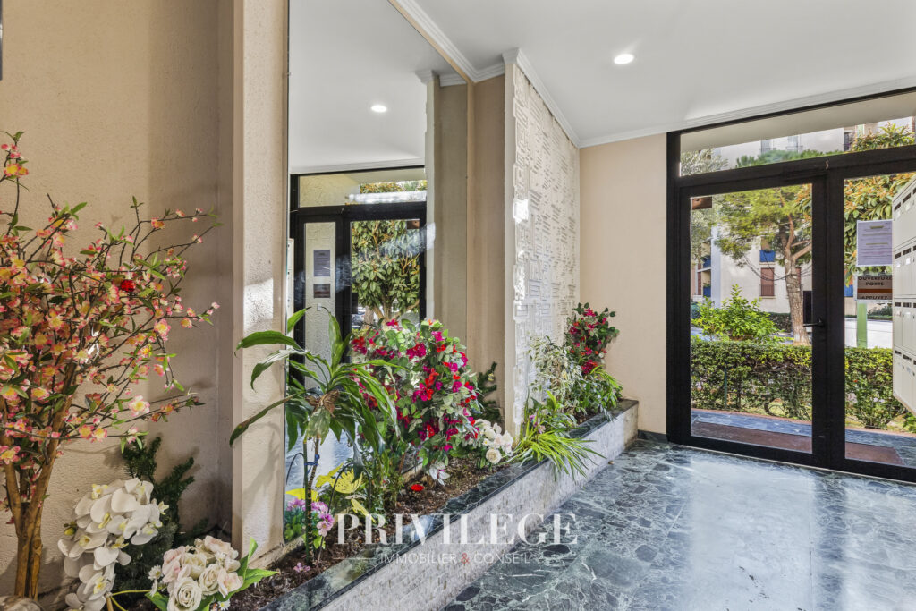 Appartement Le Cannet 2 pièces avec balcon – 2 pièces – 1 chambre – 8  – 44 m²