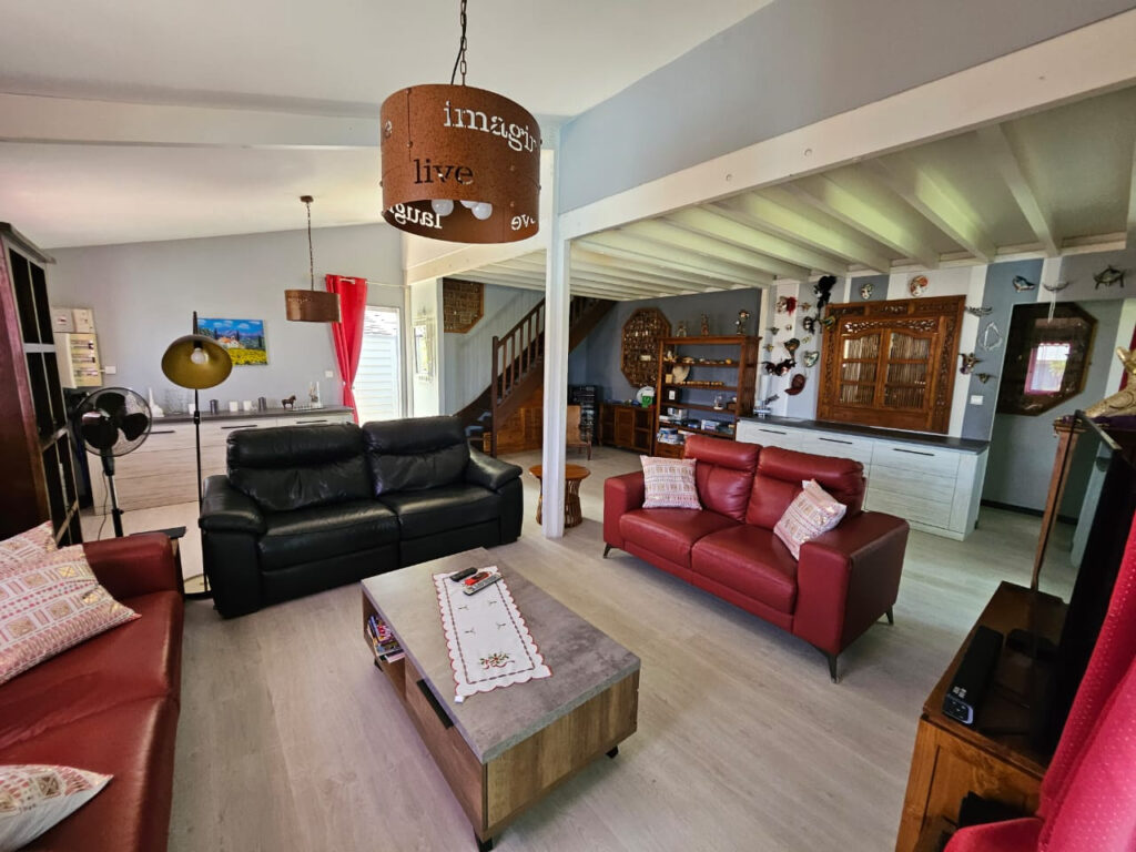 Charmante maison de La Saline Les Bains – 5 pièces – 4 chambres – 6  – 122 m²