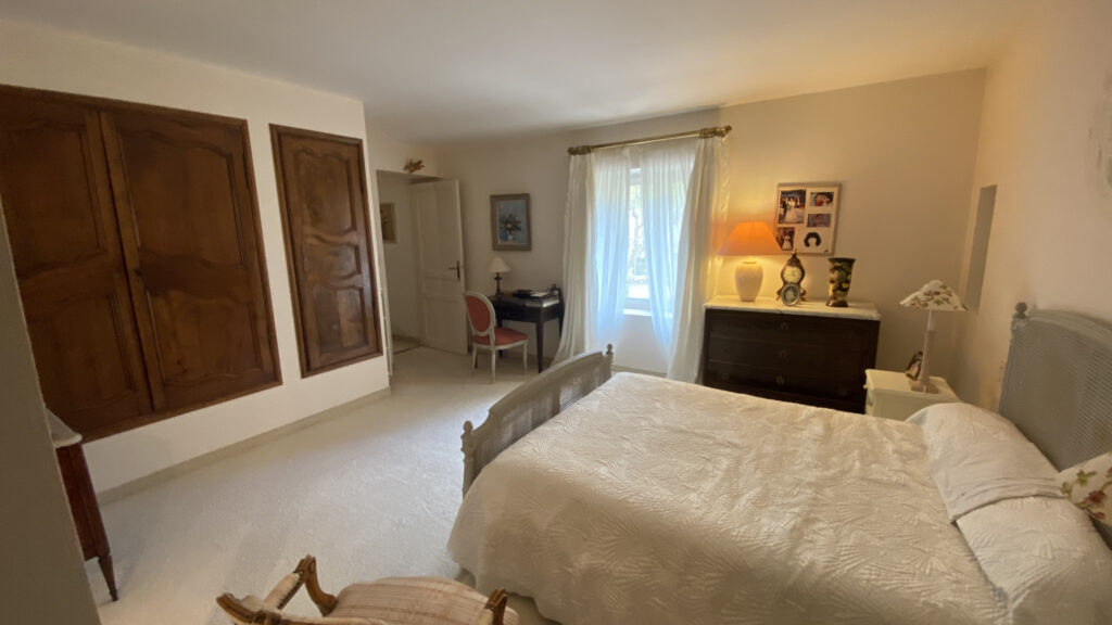 MAISON DE CARACTÈRE DE 160M2 AVEC GARAGE – 4 pièces – 3 chambres – NR  – 150 m²