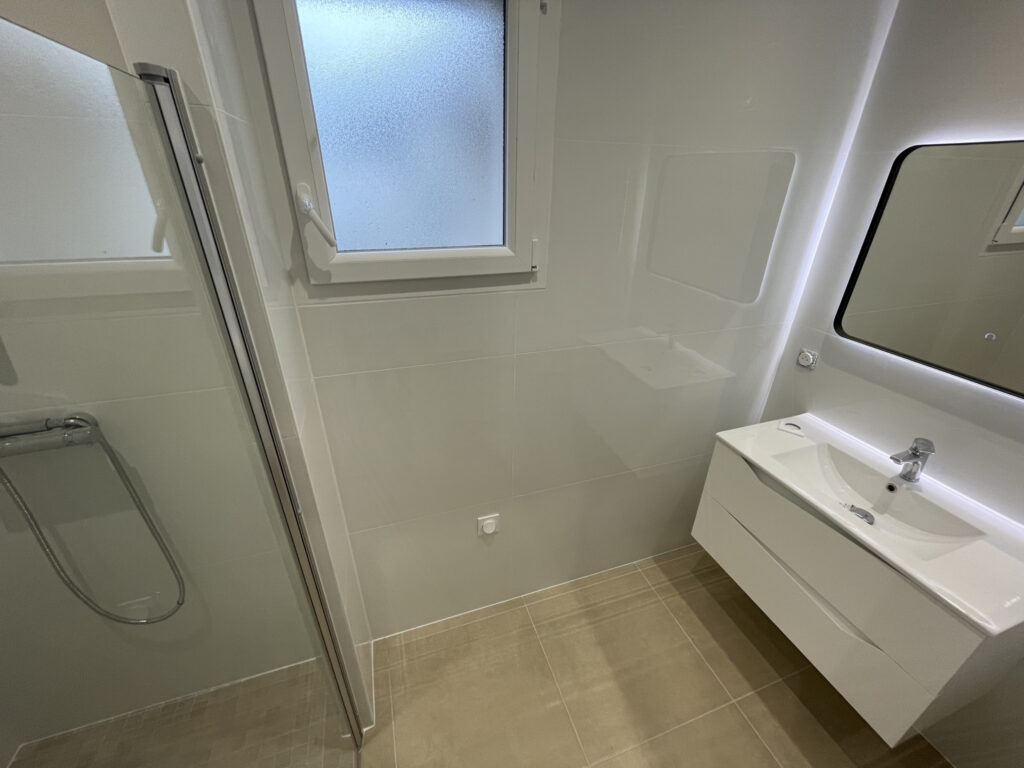 Maison 5 pièces 142m2 – 5 pièces – 4 chambres – 6  – 142 m²