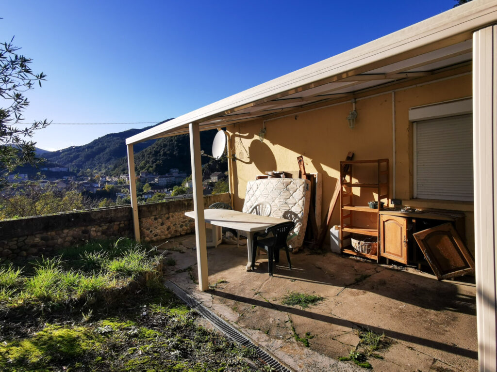 Maison de 72m2 sur 2635m2 de terrain constructible  – 4 pièces – 2 chambres – NR  – 72 m²