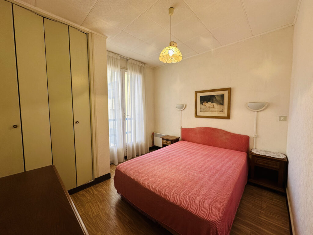 APPARTEMENT F2 – TERRASSE – GARAGE BOX – CAVE – PROCHE DES T – 2 pièces – 1 chambre – 6  – 38.4 m²