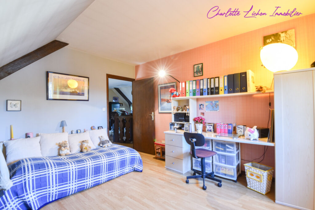 Maison en viager – Bouquet sans rente – 200 m2 habitable – 3 – 8 pièces – 4 chambres – 6  – 200 m²