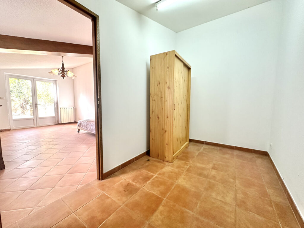 Maison individuelle de 80m2 habitables sur 935m2 de terrain  – 4 pièces – 3 chambres – NR  – 80 m²