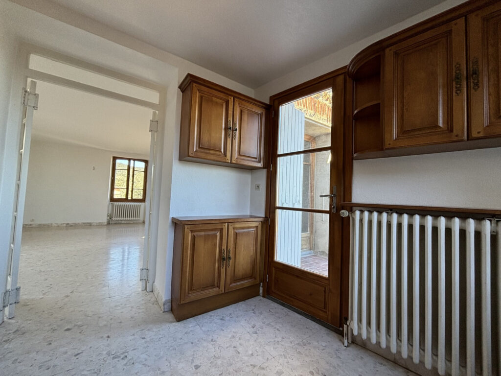 MAISON FAMILIALE 6 PIECES AVEC JARDIN – 6 pièces – 4 chambres – 6  – 170 m²