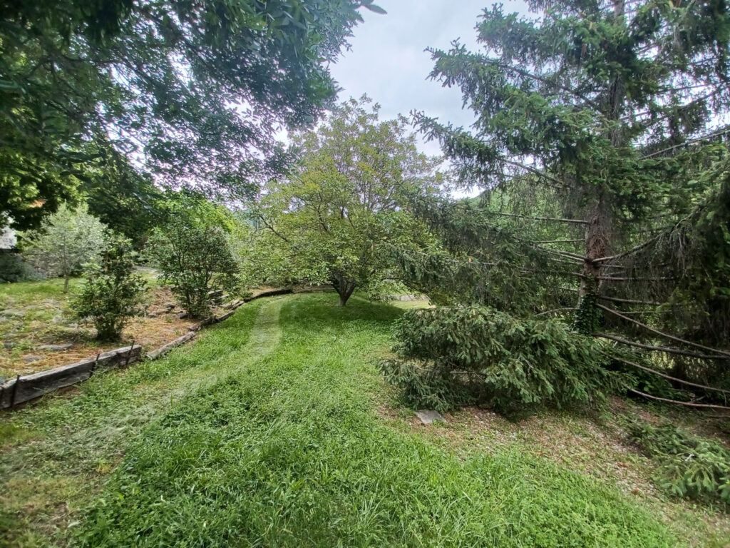 MAS RENOVE DE 14 PIECES ET 3 HABITATIONS A LA CAMPAGNE – 14 pièces – 11 chambres – 6  – 308 m²