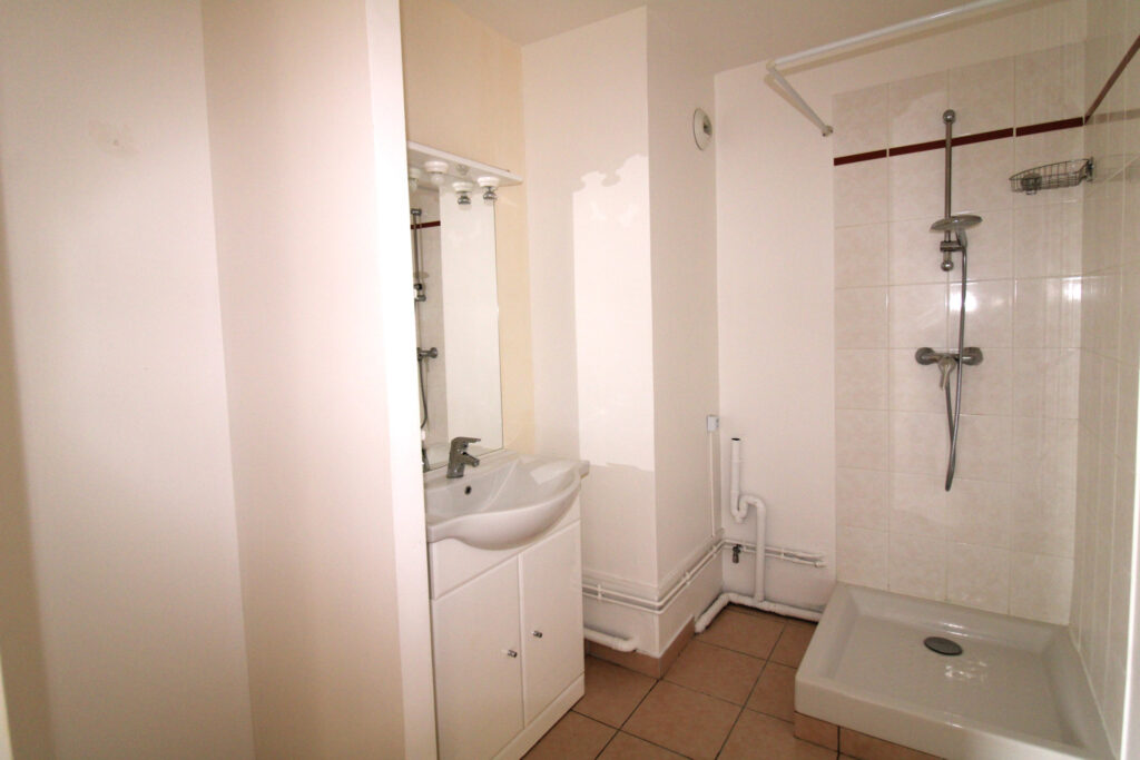 MARTIN ÉGLISE – PROCHE FORET D’ARQUES – 3 pièces – 2 chambres – 6  – 74.06 m²