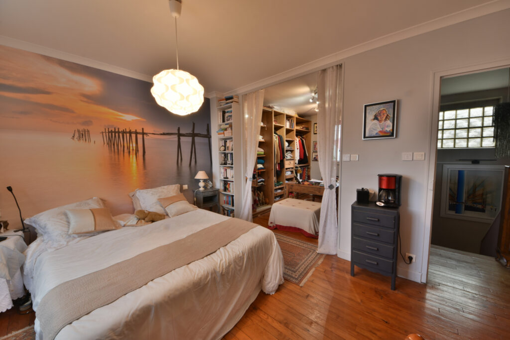 MAISON 7 PIECES – 7 pièces – 4 chambres – 6  – 167 m²