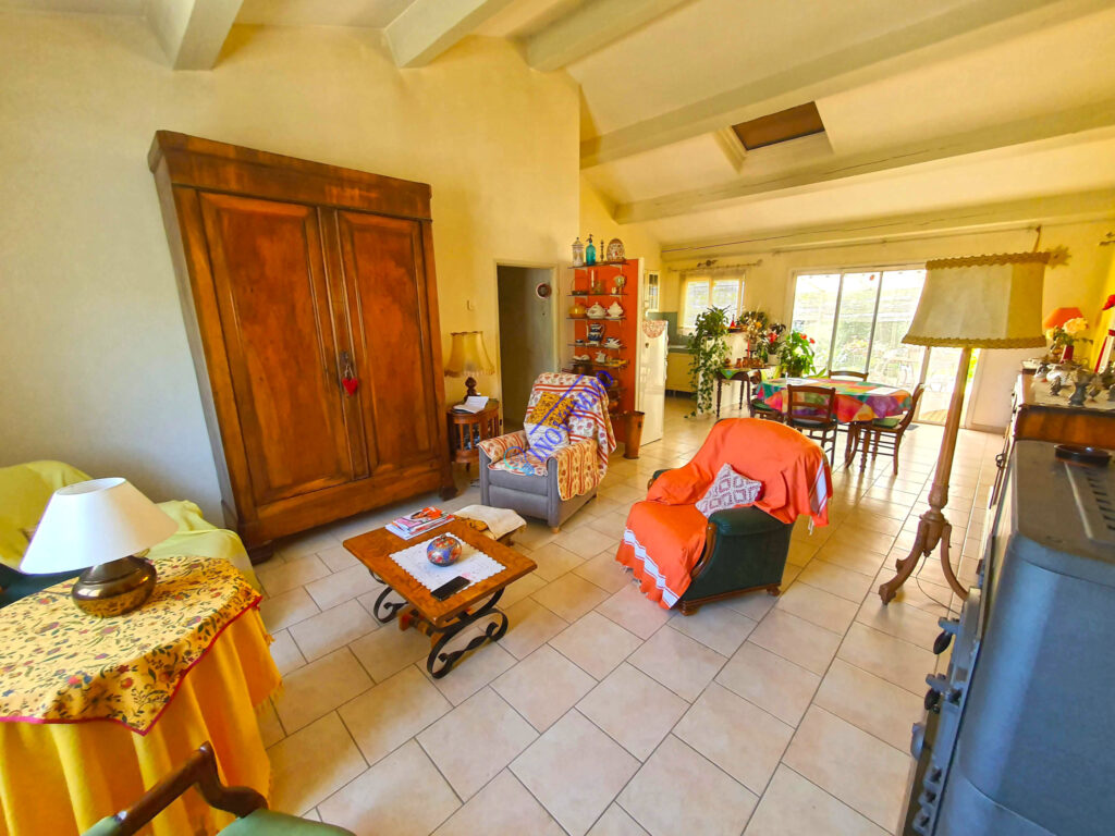 Belle Villa T6 sur terrain de 914m2 – 6 pièces – 4 chambres – 6  – 114 m²