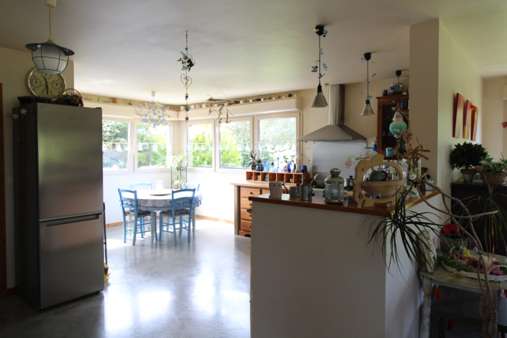 A VENDRE EN EXCLUSIVITE BORD DE MER JOLIE MAISON CONTEMPORAI – 7 pièces – 5 chambres – 6  – 218 m²