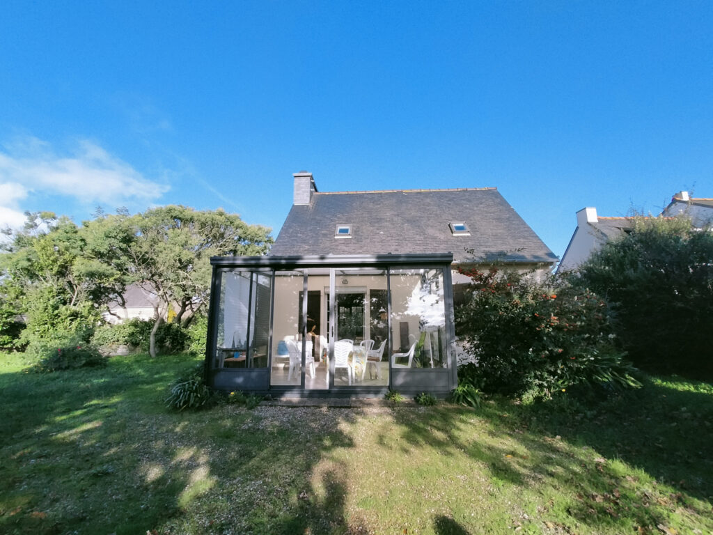 MAISON DE CONSTRUCTION TRADITIONNELLE EDIFIEE SUR UN TERRAIN – 5 pièces – 3 chambres – 6  – 77.31 m²