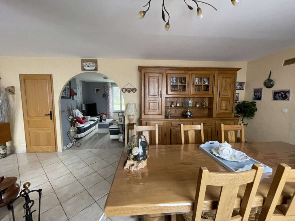 Maison individuelle accompagnée d’un logement indépendant et – 8 pièces – 4 chambres – 4  – 166 m²