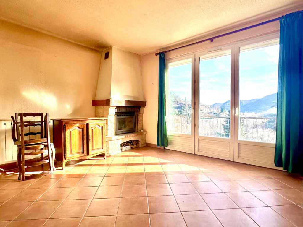 Maison individuelle de 80m2 habitables sur 935m2 de terrain  – 4 pièces – 3 chambres – NR  – 80 m²