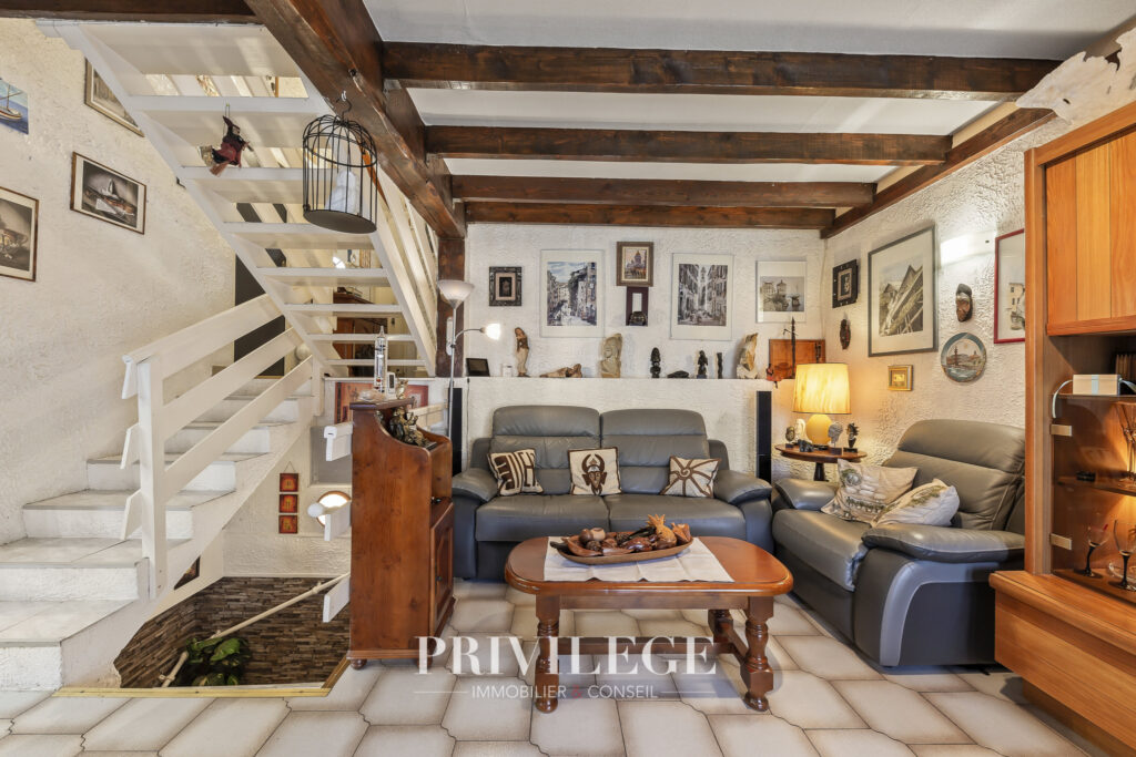  NICE LA TRINITE QUARTIER LA PLANA CHARMANTE MAISON MITOYENN – 5 pièces – 4 chambres – 8  – 135.26 m²