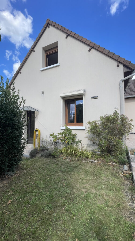 Maison plain-pied – 5 pièces – 4 chambres – NR  – 110 m²