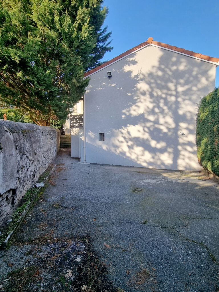 maison centre ville avec petit extérieur – 4 pièces – 2 chambres – 6  – 76 m²