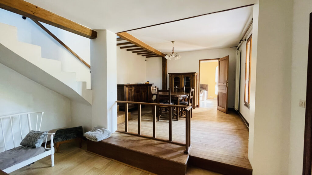 Maison plain-pied – 5 pièces – 4 chambres – NR  – 110 m²